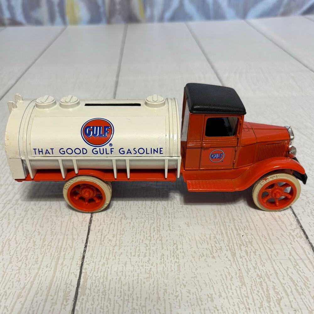 Vintage Ertl Gulf 1931 Hawkeye Tanker Bank 79/2004